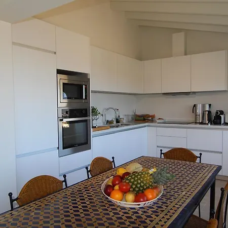 Vila Maran 8 *